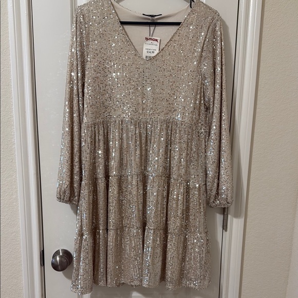 Sequin V-Neck Dress Size M - Picture 1 of 1